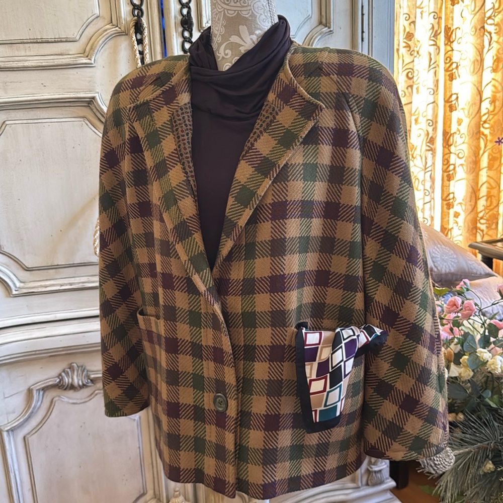 VALENTINO COLLECTIBLE Jacket, Gorgeous VINTAGE,  Print Lining. ITALY 1980’s.